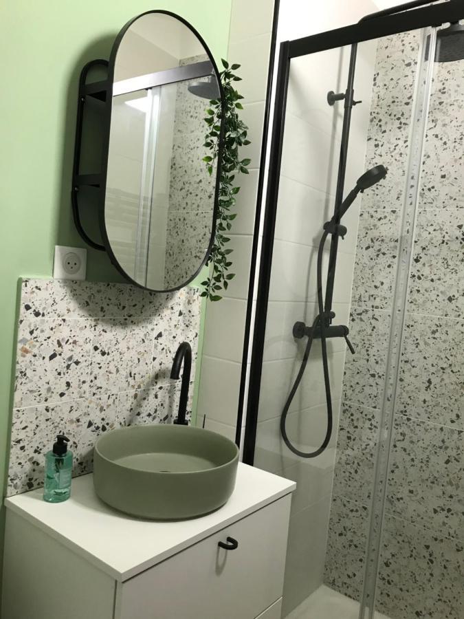 Chaleureux Studio Mansarde - Coeur De Ville De Sète Exteriör bild